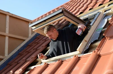 Pose de fenêtres de toit Velux à Saint-Cyr-en-Pail